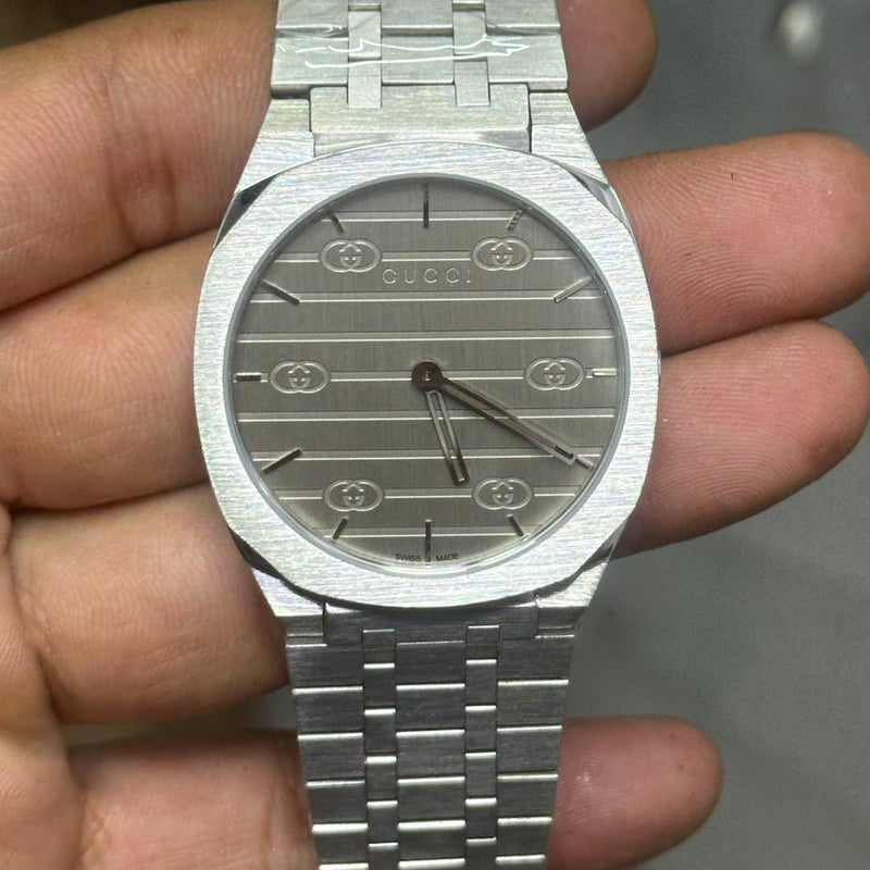 Guc.ci slim quartz
