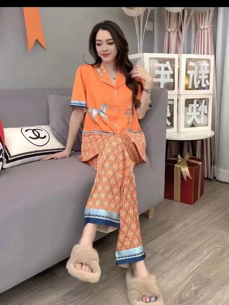 LADIES SATIN NIGHT SUIT