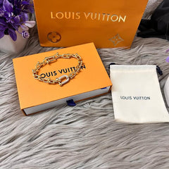 Lou.is Vui.tton bracelet