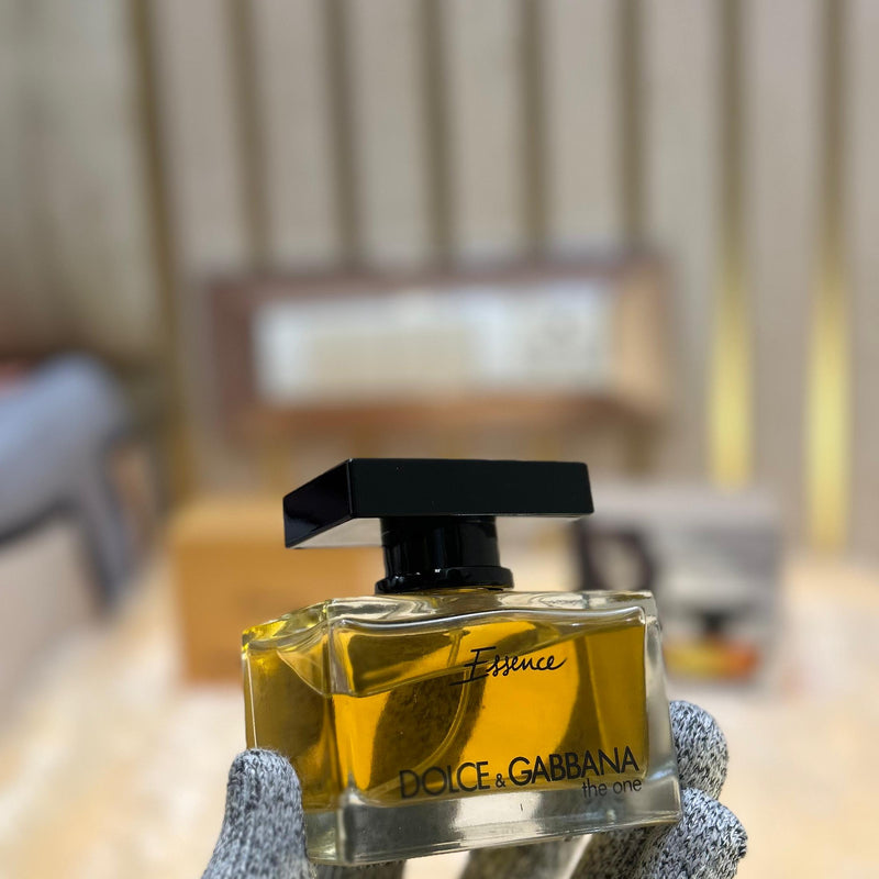 Essence Dolce& Gabbana perfuem